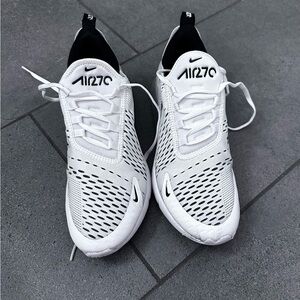 Nike Air Zoom Women's  White Athletic Shoes size 9 in EUC.